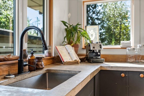 34251 George Ferguson Way, Abbotsford, BC 