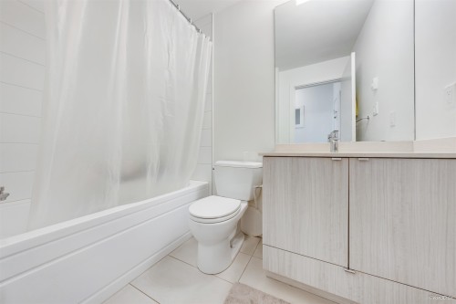 202-6468 195A Street, Surrey, BC 