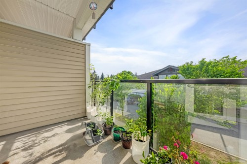 202-6468 195A Street, Surrey, BC 