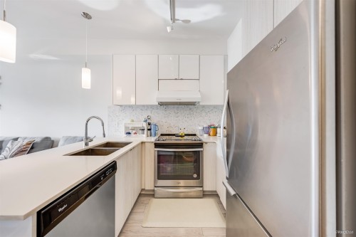 202-6468 195A Street, Surrey, BC 