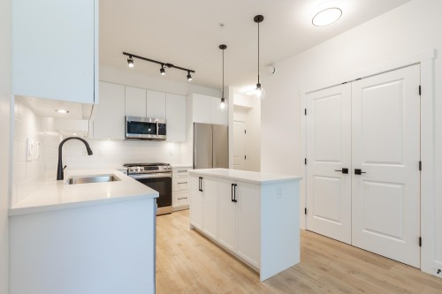 210-19935 75A Avenue, Langley, BC 