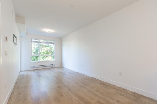 210-19935 75A Avenue, Langley, BC 