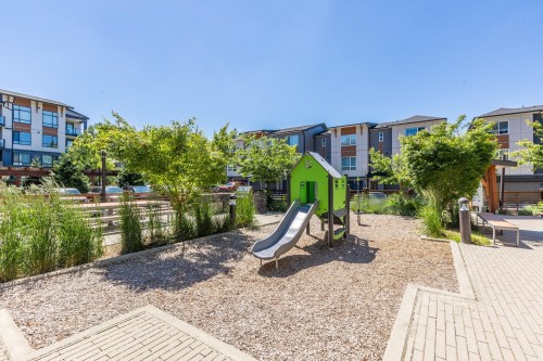 210-19935 75A Avenue, Langley, BC 