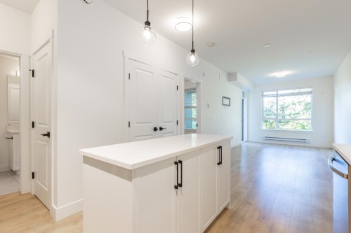 210-19935 75A Avenue, Langley, BC 