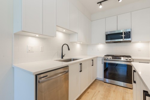 210-19935 75A Avenue, Langley, BC 
