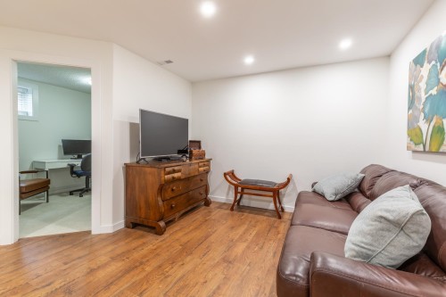3924 Waterton Crescent, Abbotsford, BC 