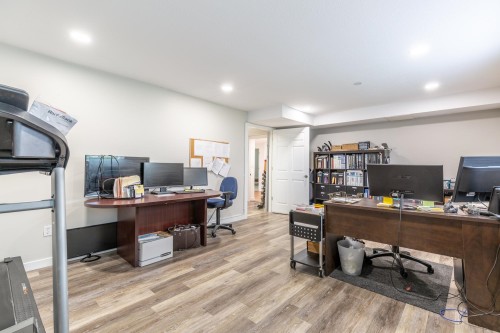 3924 Waterton Crescent, Abbotsford, BC 