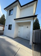 G101-9727 129a Street Surrey, BC V3T 3J6