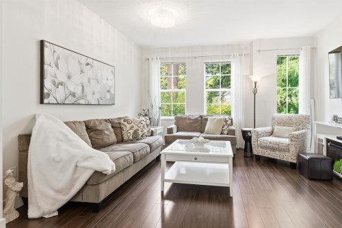 20-3399 151 Street, Surrey, BC - Indoor Photo Showing Living Room