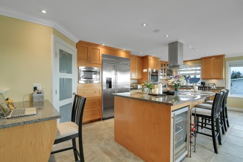 1050 Parker Street, White Rock, BC 