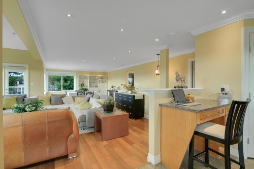 1050 Parker Street, White Rock, BC 