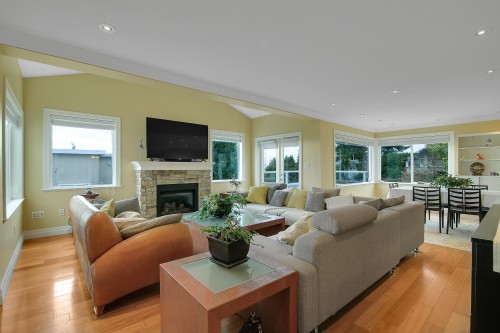 1050 Parker Street, White Rock, BC 