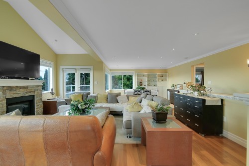 1050 Parker Street, White Rock, BC 