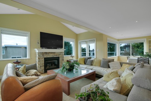 1050 Parker Street, White Rock, BC 