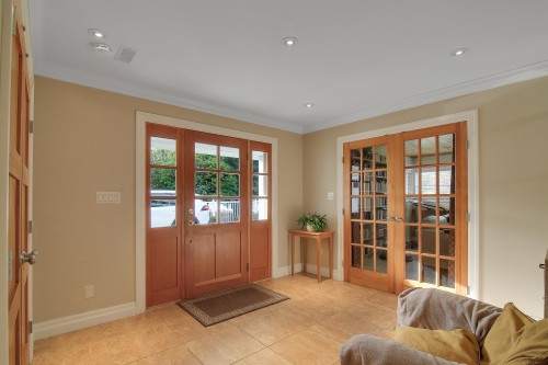 1050 Parker Street, White Rock, BC 