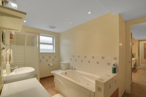 1050 Parker Street, White Rock, BC 