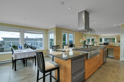 1050 Parker Street, White Rock, BC 