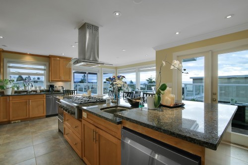 1050 Parker Street, White Rock, BC 