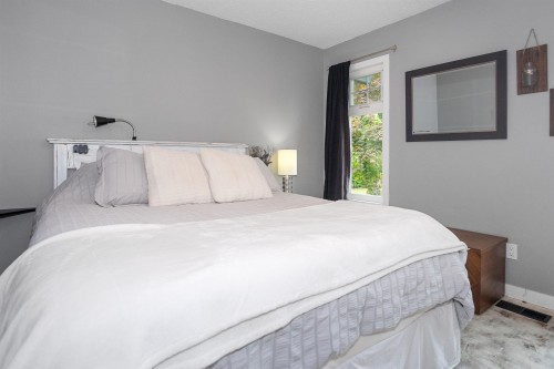 24645 50 Avenue, Langley, BC - Indoor Photo Showing Bedroom
