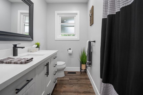 24645 50 Avenue, Langley, BC - Indoor Photo Showing Bathroom