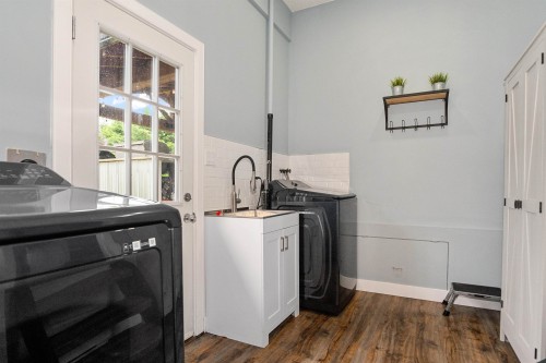 24645 50 Avenue, Langley, BC - Indoor Photo Showing Laundry Room