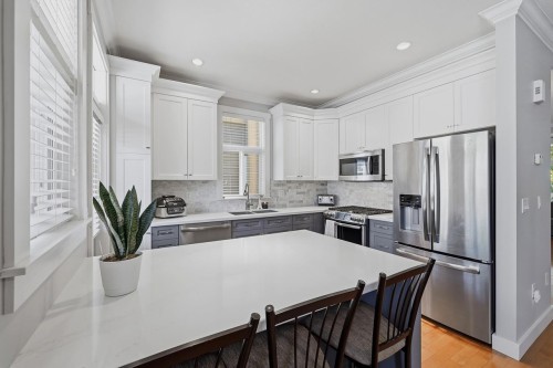 16-15255 36 Avenue, Surrey, BC 