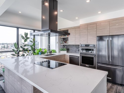 2203-10899 University Drive, Surrey, BC 