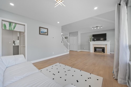 118-15121 19 Avenue, Surrey, BC 