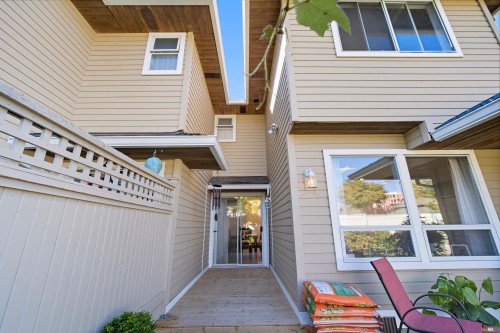 118-15121 19 Avenue, Surrey, BC 