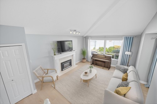 118-15121 19 Avenue, Surrey, BC 