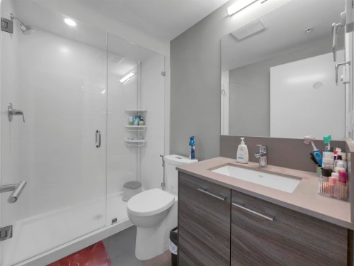 304-13963 105 Boulevard, Surrey, BC 