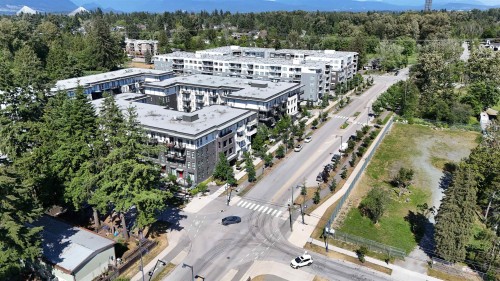 304-13963 105 Boulevard, Surrey, BC 