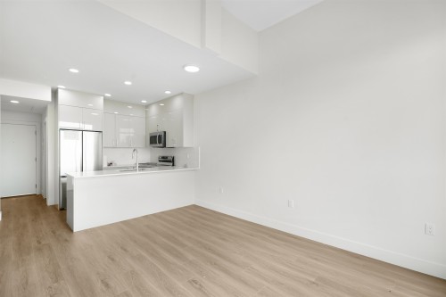 609-15739 Fraser Highway  Surrey, BC V4N 6V4