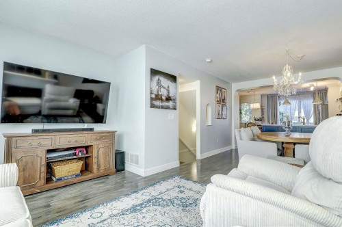 57-8775 161 Street, Surrey, BC - Indoor Photo Showing Living Room