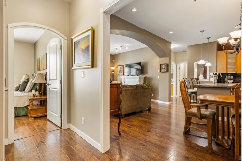 315-33485 South Fraser Way, Abbotsford, BC 