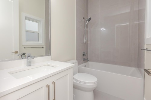 15672 82A Avenue, Surrey, BC 