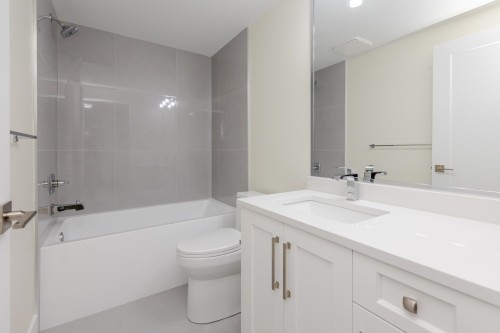 15672 82A Avenue, Surrey, BC 