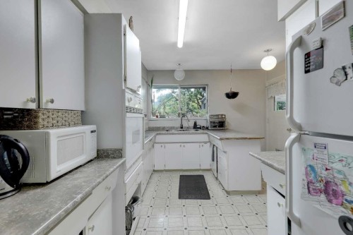 15064 Peacock Place, Surrey, BC 