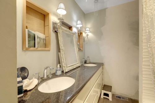 15064 Peacock Place, Surrey, BC 