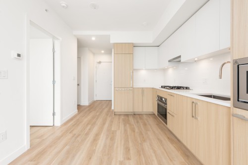 313-9675 King George Boulevard  Surrey, BC V3T 2V3