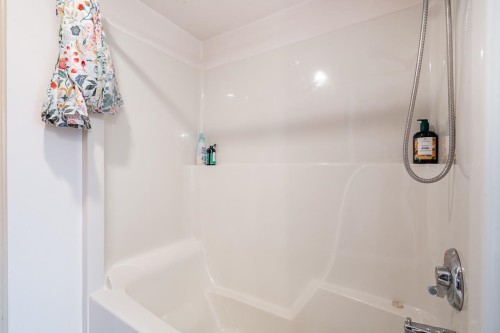 15661 92 Avenue, Surrey, BC 