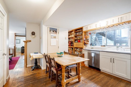 15661 92 Avenue, Surrey, BC 