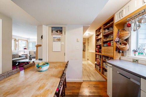 15661 92 Avenue, Surrey, BC 