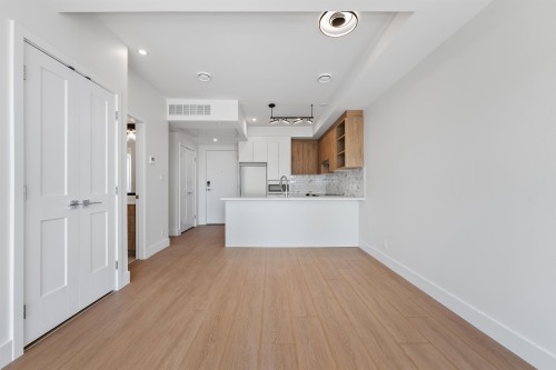 206-2233 156 Street, Surrey, BC 