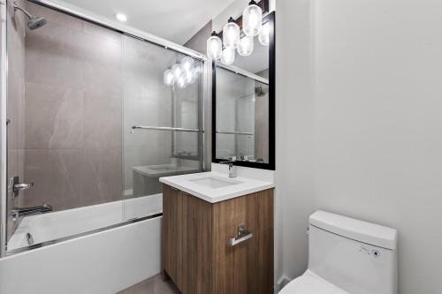 211-2233 156 Street, Surrey, BC 