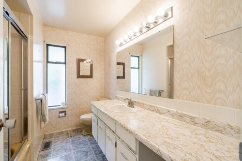 5462 Bakerview Drive, Surrey, BC 