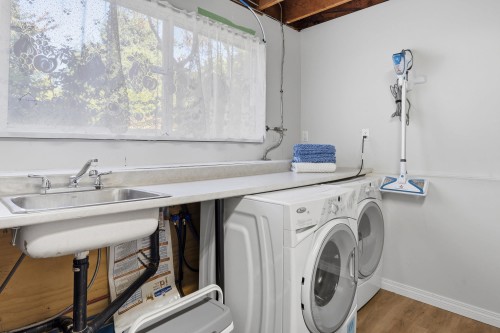 13750 Blackburn Avenue, White Rock, BC 