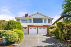 15655 Semiahmoo Avenue White Rock, BC V4B 1V4