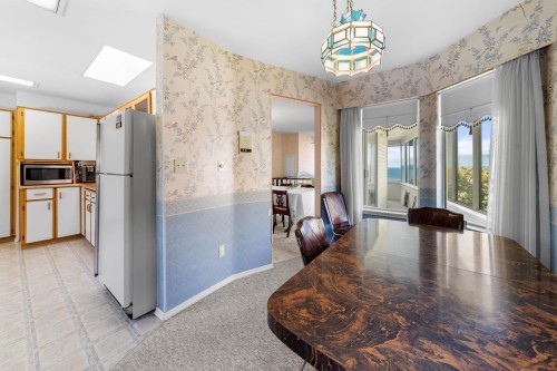 15655 Semiahmoo Avenue, White Rock, BC 