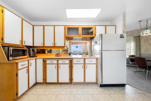 15655 Semiahmoo Avenue, White Rock, BC 